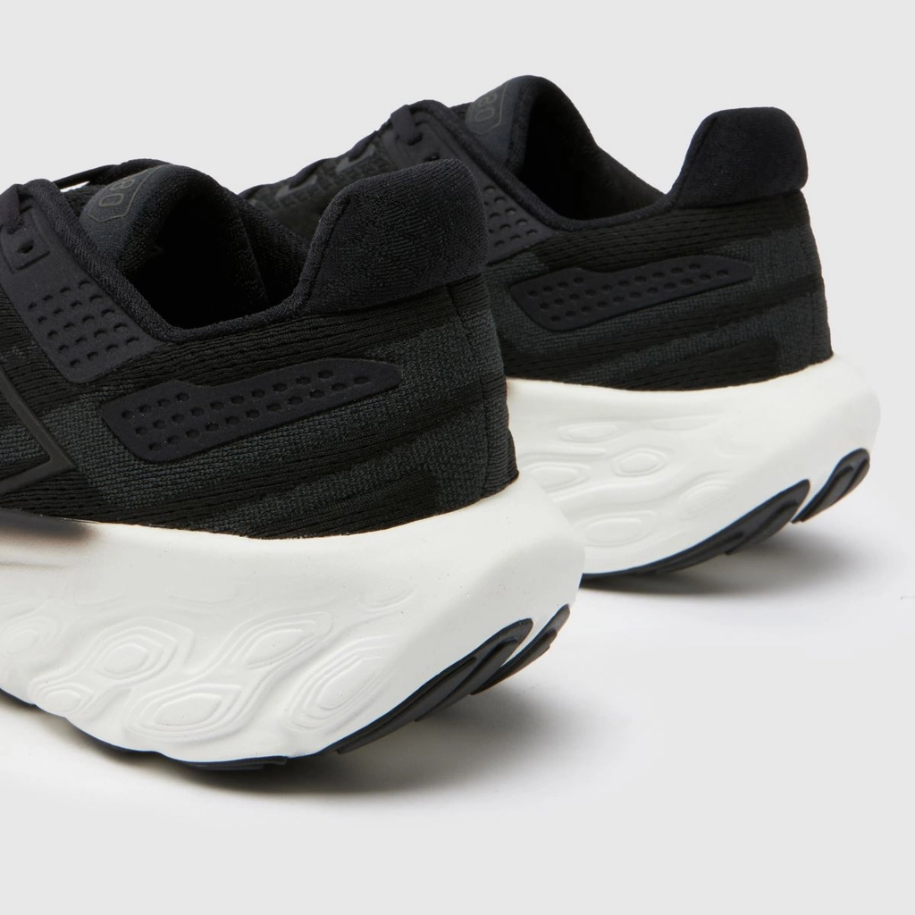 New Balance fresh foam x 1080 v13 trainers in black & white